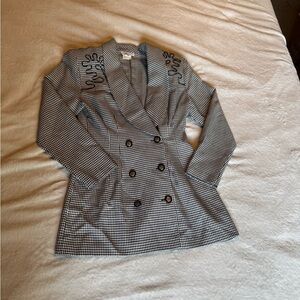 Black and White Suit Jacket with Textured Fabric and Notched Lapels